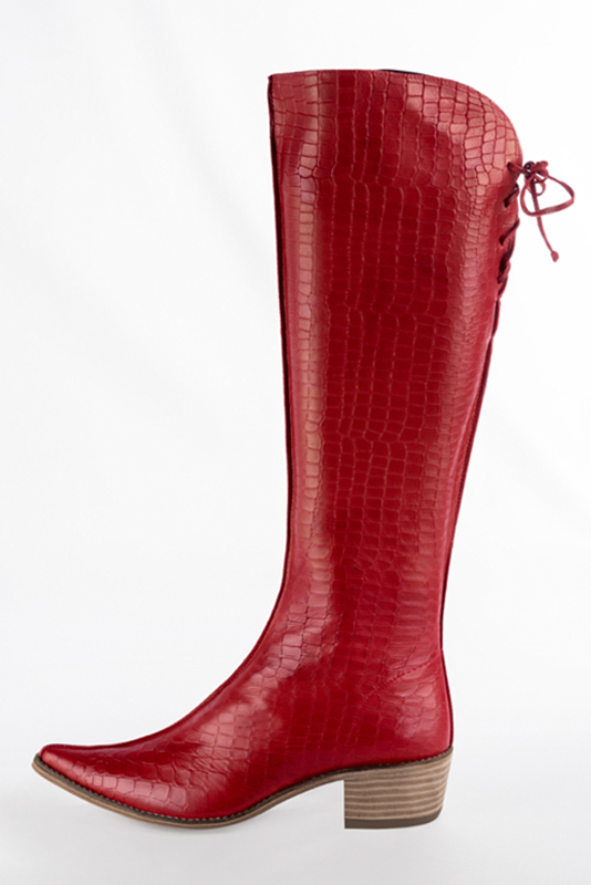 Scarlet red women's knee-high boots, with laces at the back. Tapered toe. Low leather soles. Made to measure. Profile view - Florence KOOIJMAN